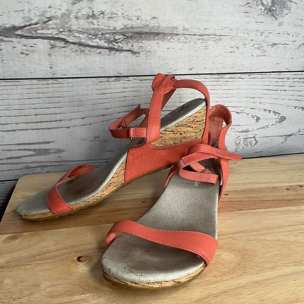 Patagonia Solimar Wedge Strap Sandal Womens 9 M Coral Pink Leather